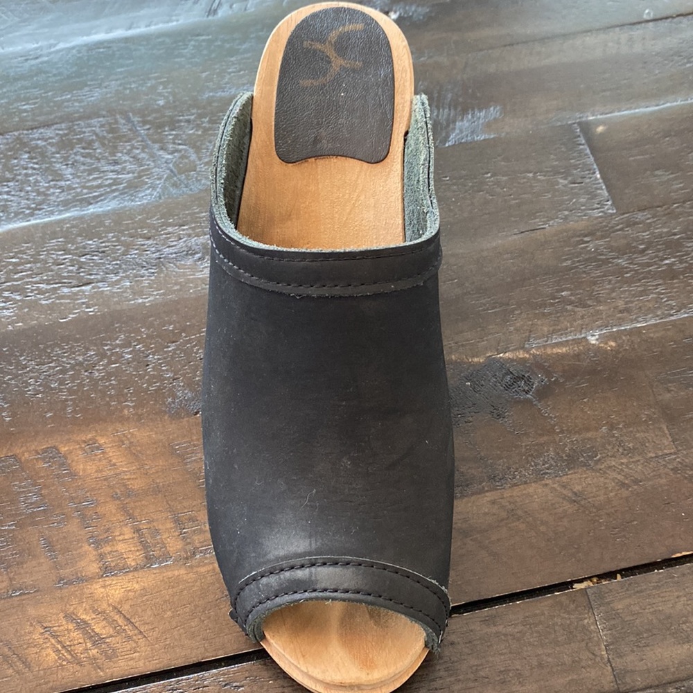 Black Clogs, Size 39. Like A Size 8. Not For A Wi… - image 2